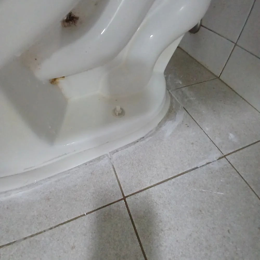 금천 화장실 변기 하부 실리콘 시공 사진