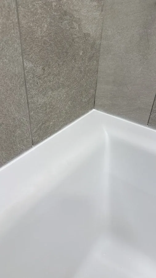 욕조 벽면 코너 실리콘 재시공 후 사진